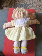 1982 VTG Cabbage Patch Kids Doll Blue Eye Blonde Hair Outfit Yellow Dress Diaper
