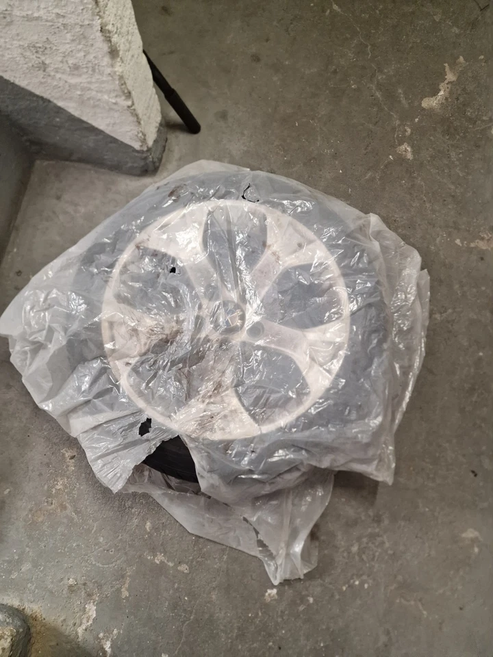 Auto Reifen auf Alu Felgen - Bild 3 von 3