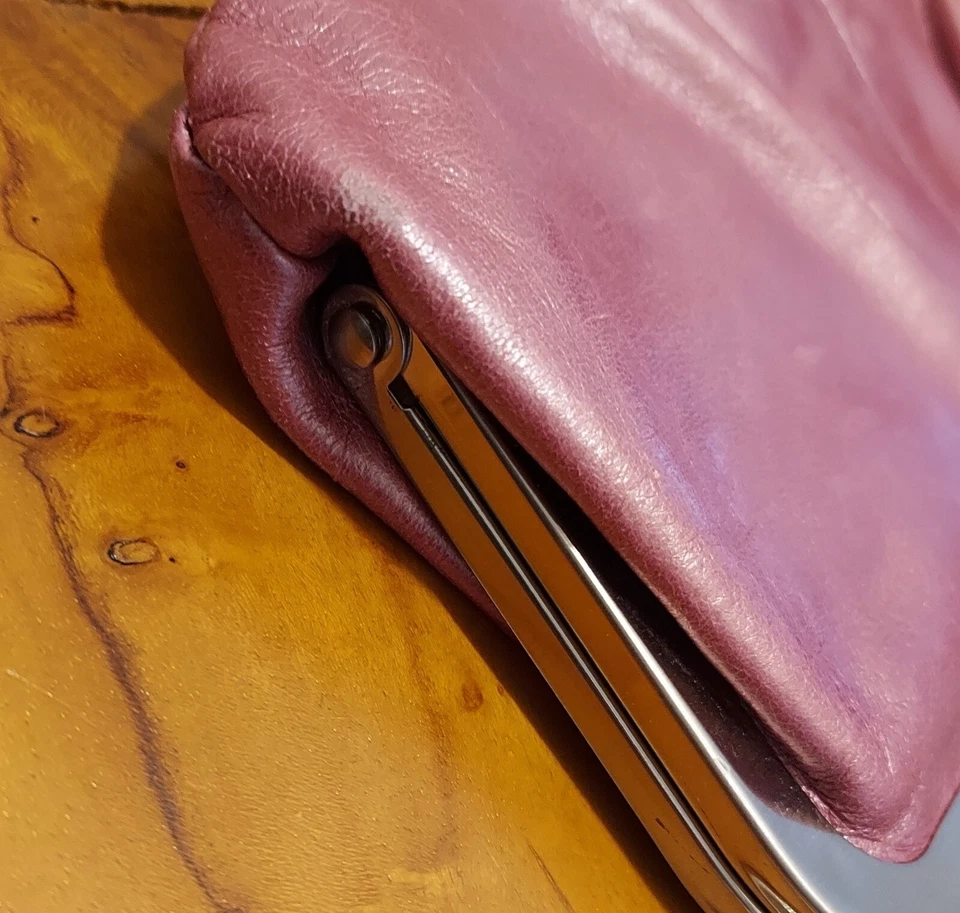 Hobo International Pearl Pink Leather Kiss Lock Chain Hayley Clutch Wallet - Image 3 of 4