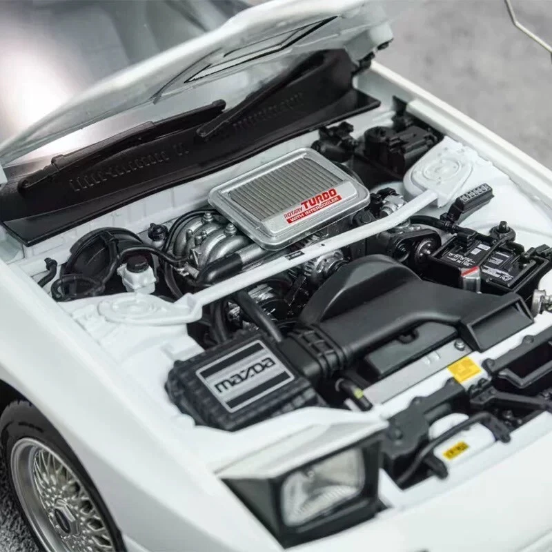 Mazda SAVANNA RX-7 INFINI FC3S 1:18 RX7 Alloy Car model 1:18 - image 2 of 4