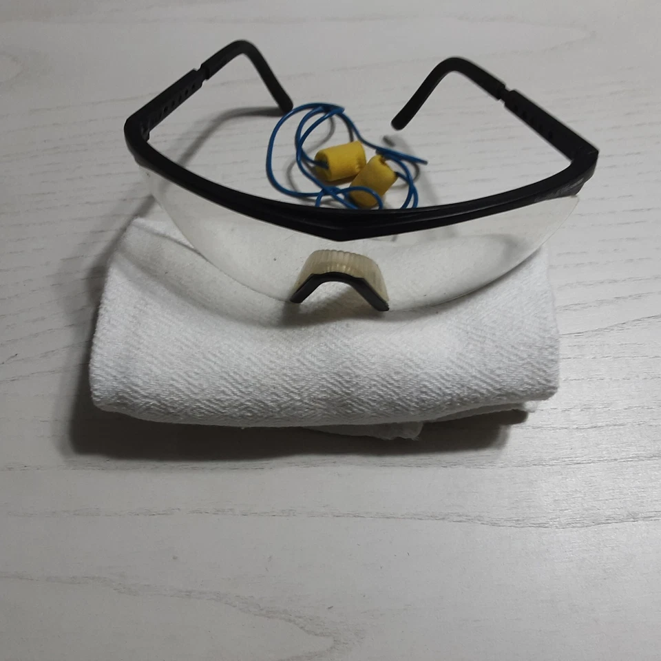 SAFETY WEAR/SMITH AND WESSON Gafas de seguridad con tapones para los oídos y chaleco de seguridad naranja Foto 3 de 4