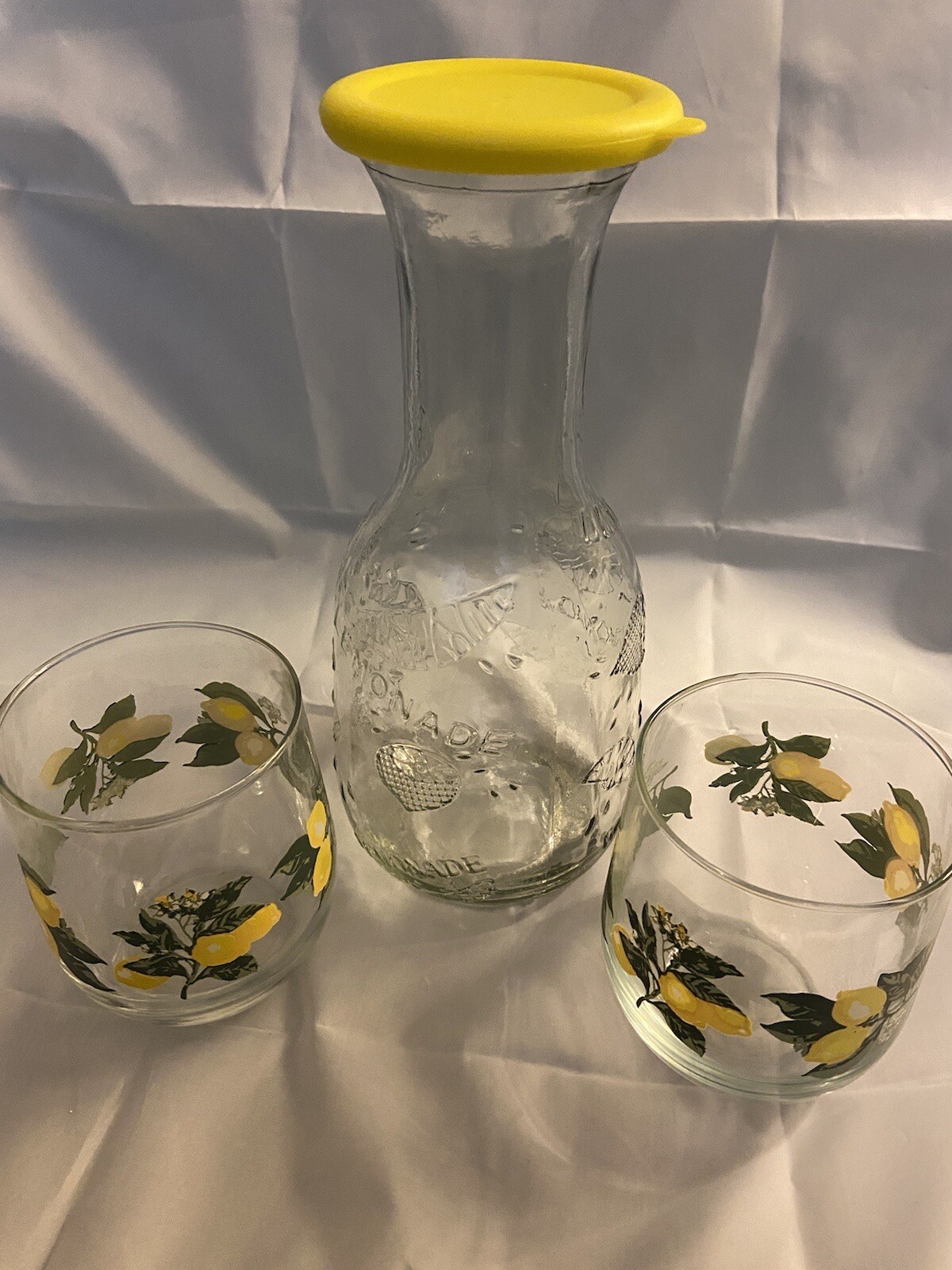 Lemonade Pitcher with 2 Matching Glasses Set