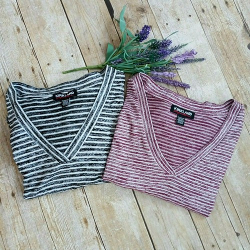 Kirkland Signature Set of 2 Striped V-Neck Stripe Sweaters XXL Cranberry Black - 第 1/11 張圖片