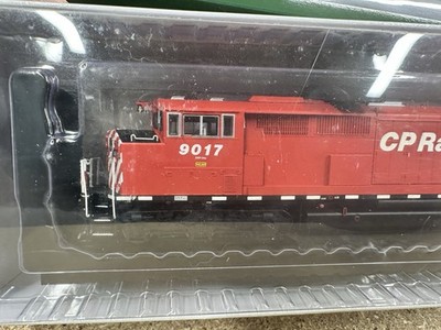 Bowser GMD SD40-2F CP Rail 9017 HO Diesel Locomotive Sound DCC and  lok sound