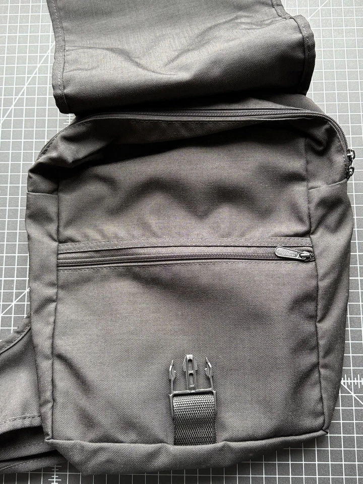 Manhattan Portage 斜挎包吊钩环带调整 - 罕见 — 第 4/4 张图片