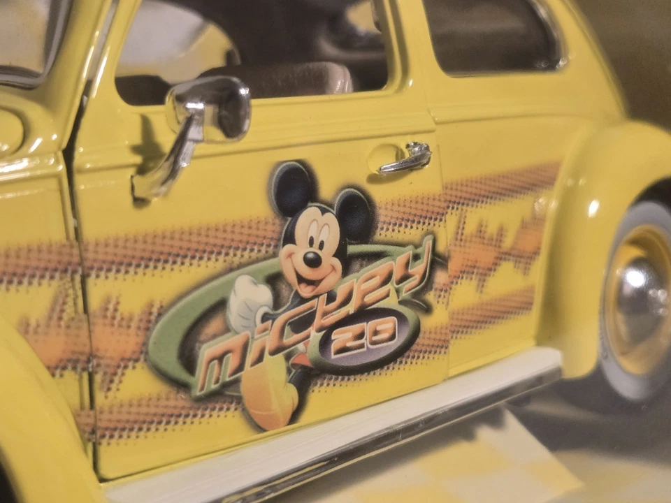 Colección Burago Disney 1/18 Volkswagen Kafer-Beetle Mickey Mouse  Foto 3 de 4