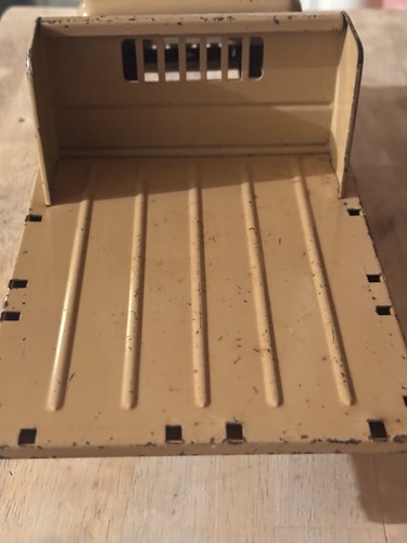 Vintage Tonka Farms Stake Truck, 1961 Pressed Steel, Tan/Beige White Rails - Picture 10 of 11