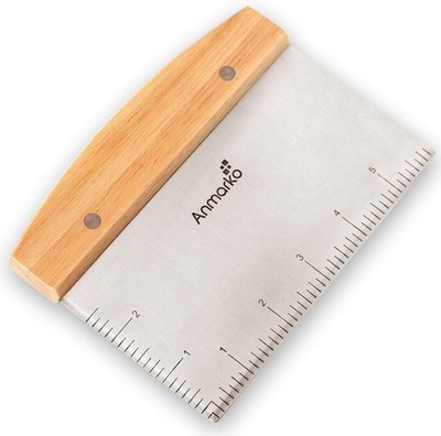 Dough cutter for cutting bread and pizza doughs