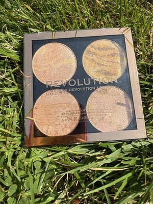 Revolution London Cheek Kit  Fresh Perspective Highlighter & Bronzer 4x2,2g -Neu