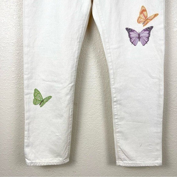 Levi’s 501 Original Fit Women's Straight Leg Butterfly Print Jeans Size 28 x 28 image 4