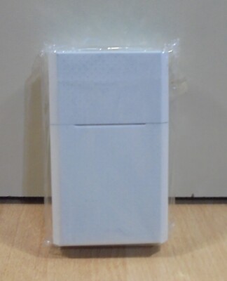 DAVIDOFF CIGARETTES ADVERTISIGN WHITE PLASTIC CIGARETTE PACK COVER / CASE