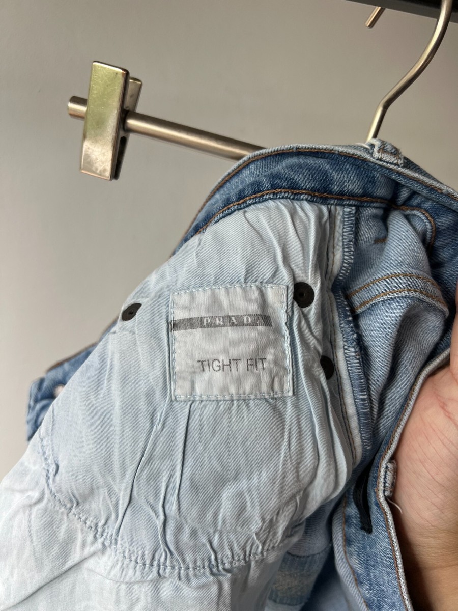 PRADA ロゴ入り快適クロップドパンツ ダスティブルー大人の水色 PRADA ロゴ入り快適クロップドパンツ ダスティブルー大人の水色