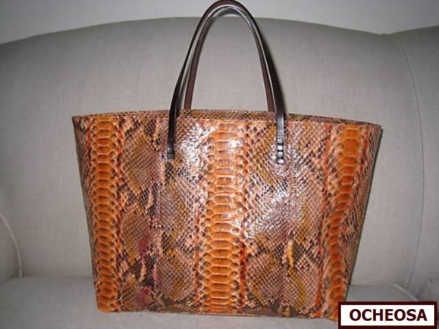 バッグ FENDI PYTHON FF MEDIUM BUSTA POUCH FENDI PYTHON FF MEDIUM BUSTA POUCH