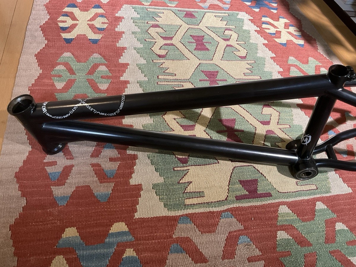 S&M Intrikat Frame BMX フレーム フラット ストリート IntrikatBLK.jpg