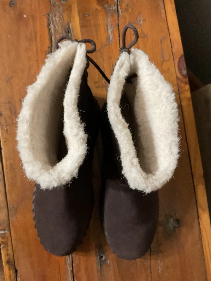 Botas de tornozelo femininas The Original Muk-luk marrom escuro camurça tamanho 8 - Imagem 3 de 4