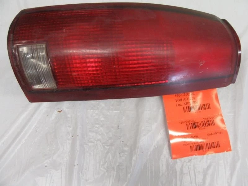 Driver Left Tail Light Fits 90-00 CHEVROLET 2500 PICKUP 1631859 Foto 2 de 4