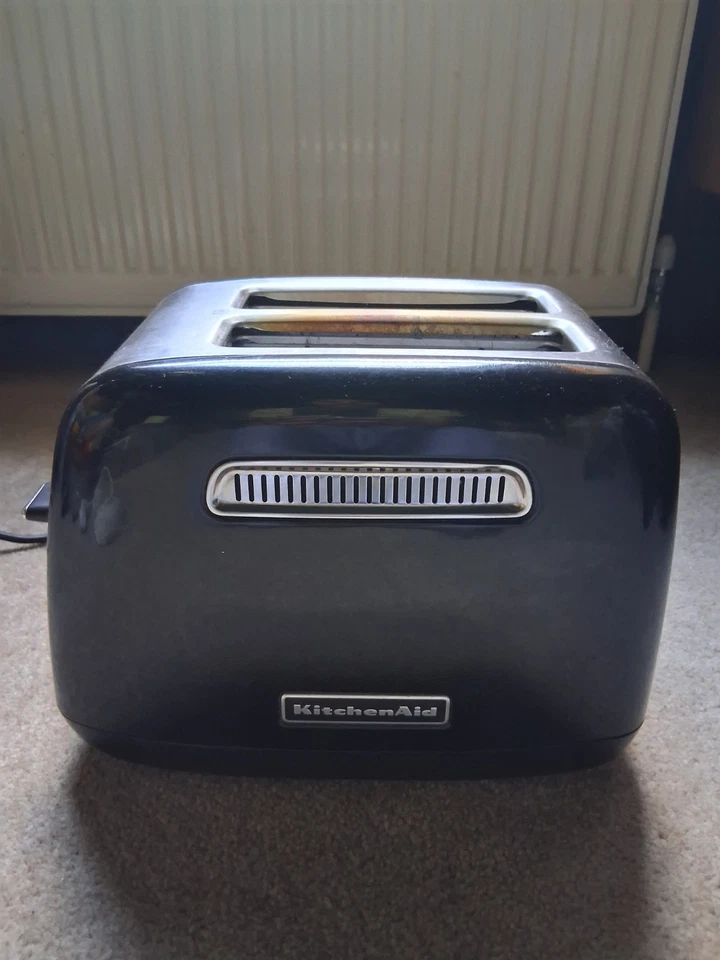 KitchenAid 2 slice Toaster  - Classic Black and chrome  Fully working  - Image 3 of 4
