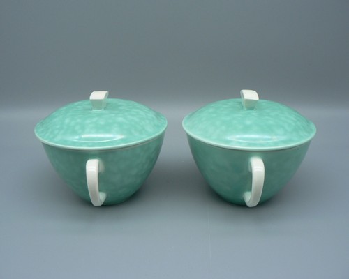 POOLE POTTERY PAIR SHAGREEN CONSOMMÉ CUPS COVERS STANDS 1930’S LIDDED SOUP BOWLS - Picture 5 of 22