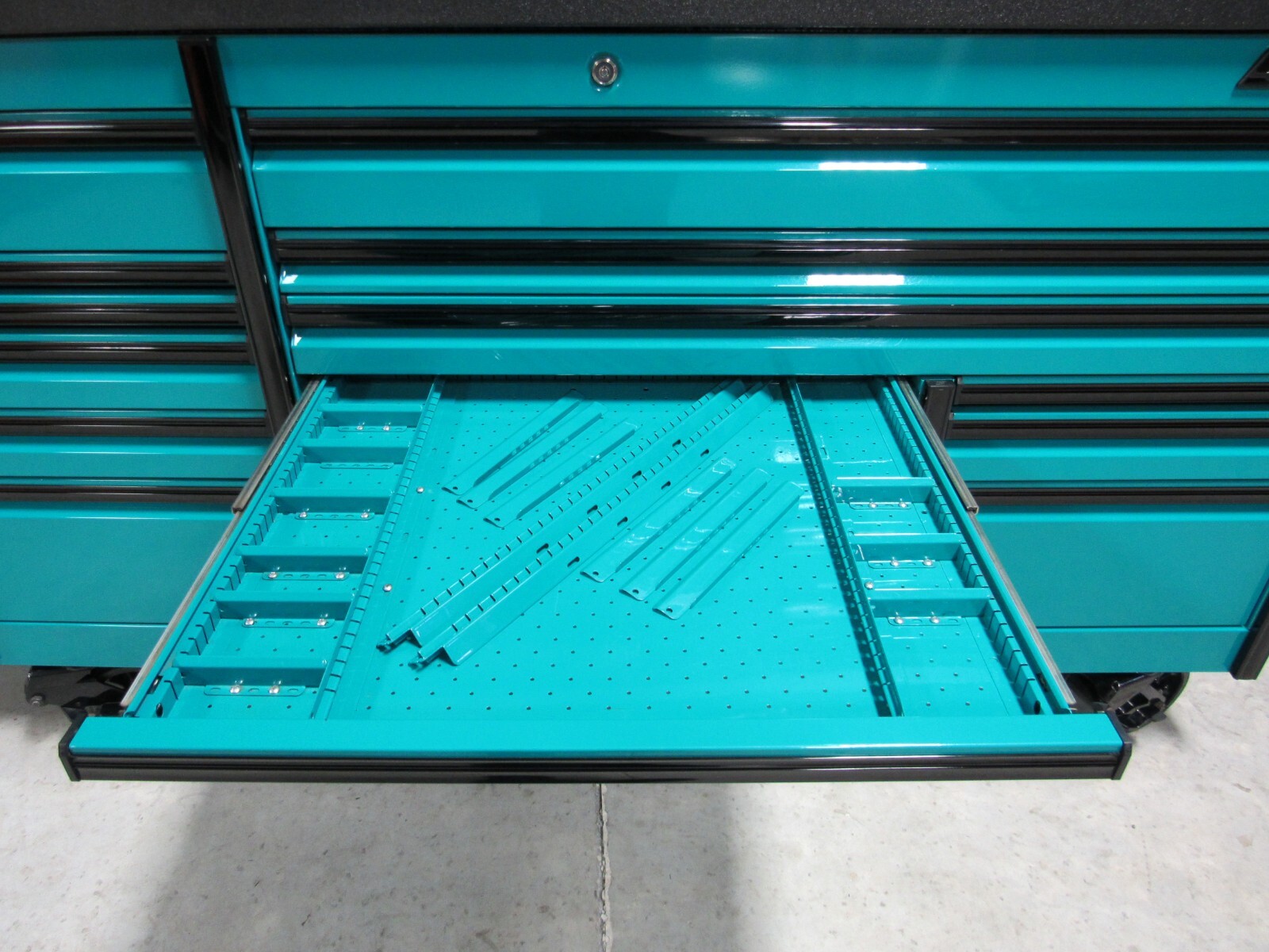 Snap On Teal & Black 84" Epiq Toolbox, Armor Edge Power Top, Hutch