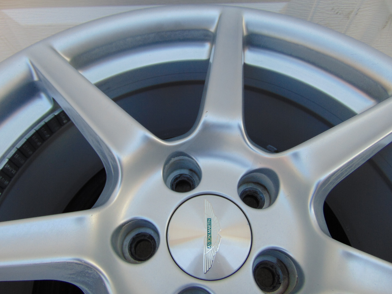 1 USED Silver OEM Aston Martin Vantage 19X9.5 REAR Rim TPMS 6G33-1007 FREE SHIP