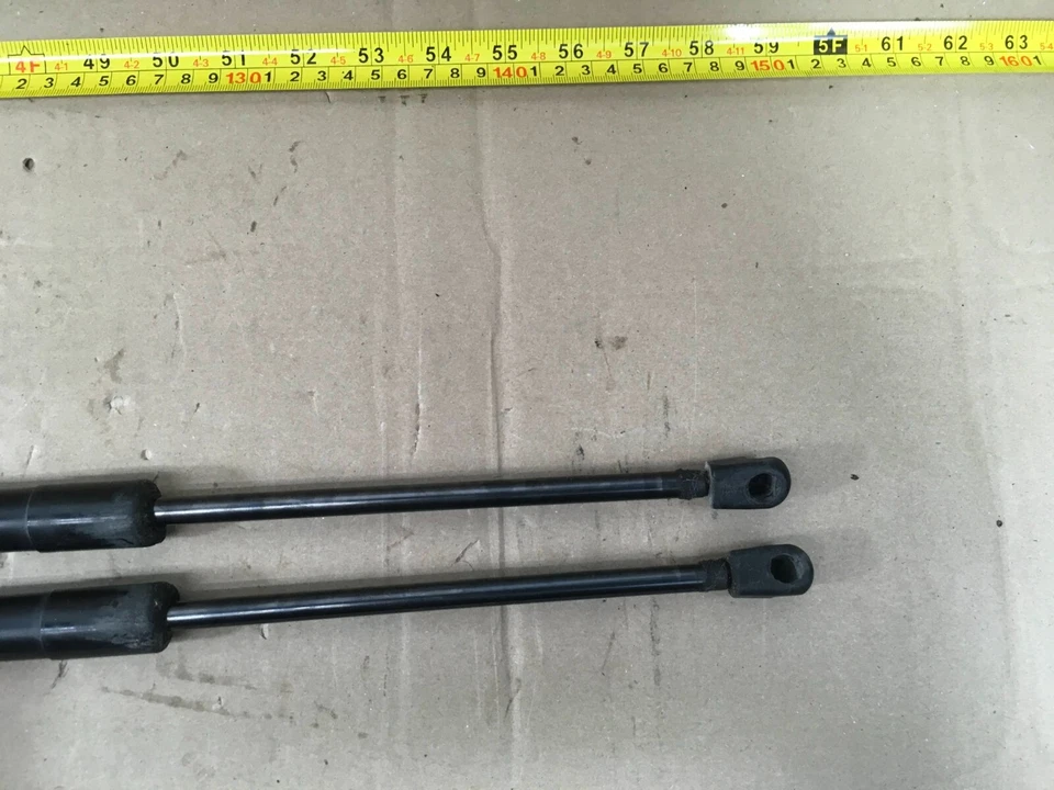 Dodge Grand Caravan 2017 escotilla trasera elevadora soporte amortiguador puntal OEM. Foto 4 de 4