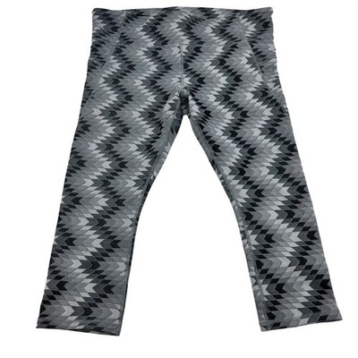 Gap Fit Women s Capri Leggings Gray Geometric Print Size XL