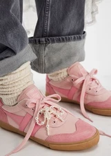 GOLA Women’s Badminton Sneakers Shoes 7.5 Pink Gum