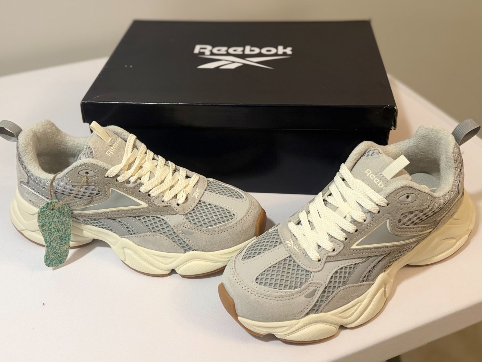 REEBOK Men's Leather Charge Athletic Sneakers, Size 10.5 DEADSTOCK