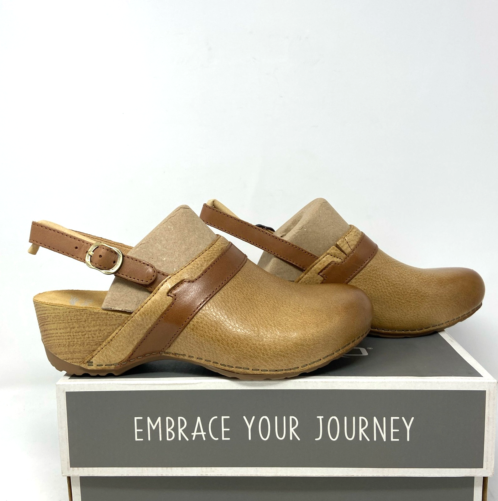 Dansko Tammy Heel-Strap Tan Milled Burnished Mule Clog Womens Size 39 US 8.5 NEW