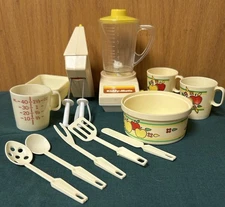 Vintage Chilton-Globe Kiddy-Matic Kitchen Play Set Mixer Blender Utensils Bowls