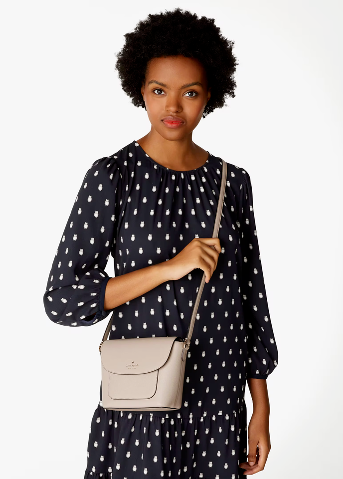 【Kate Spade】Elsie Pebbled Leather Crossbody ◆国内発送◆ NWB Kate Spade Elsie Warm Beige Pebbled Leather Crossbody