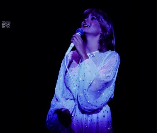 OLIVIA NEWTON-JOHN / LOVE PERFORMANCE : LIVE IN JAPAN 1976 SPECIAL