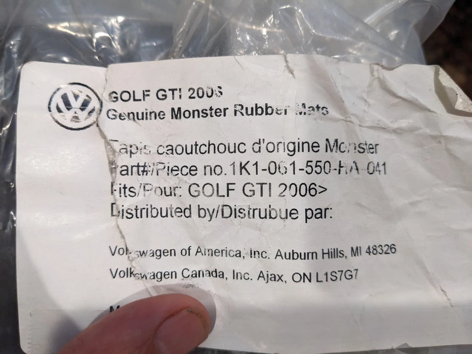 Tapetes nuevos OEM Volkswagen GTI 2006-2014 parte # 1K1-061-550-HA-041 Foto 2 de 4