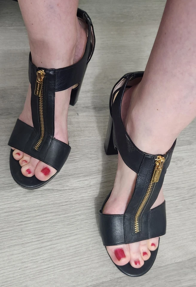 11M MICHAEL Michael Kors Black Berkley Mid Platform TStrap Sandal Women Gold Zip - Image 2 of 4