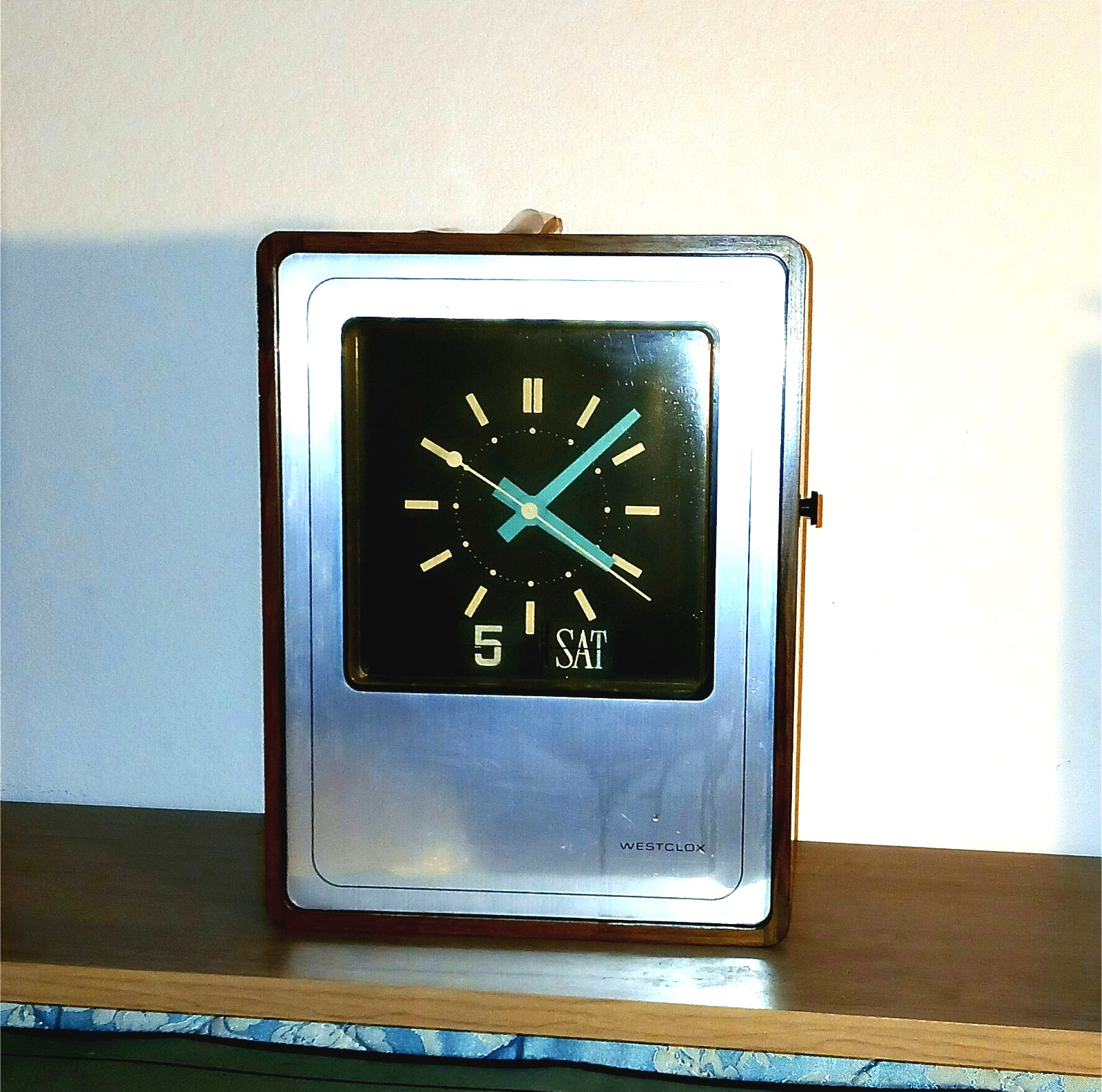 vintage westclox battery operated clock Mid Century Modern style 11"