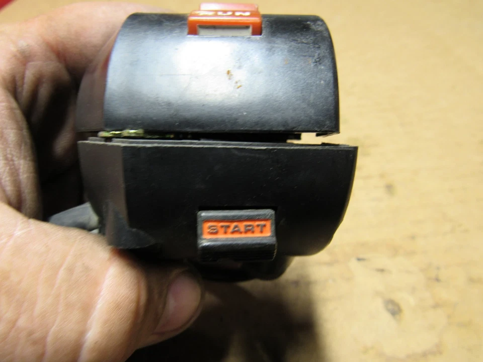 Honda VF500F 1984 Interceptor barra derecha interruptor VF500 Foto 3 de 4