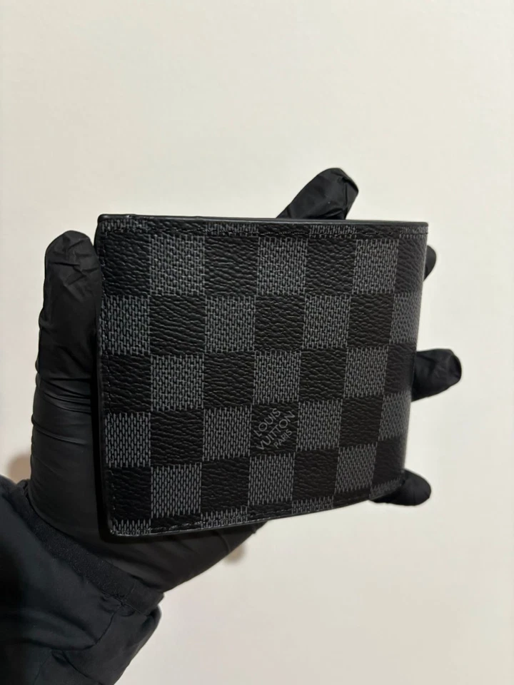 INCREDIBLE LOUIS VUITTON DAMIER GRAPHITE BIFOLD WALLET Checkboard pattern - Image 2 of 4