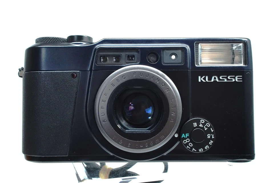 [Excelente COMO NUEVA con correa] Cámara fotográfica FUJIFILM KLASSE negra apuntar y disparar 35 mm de Japón Foto 2 de 4