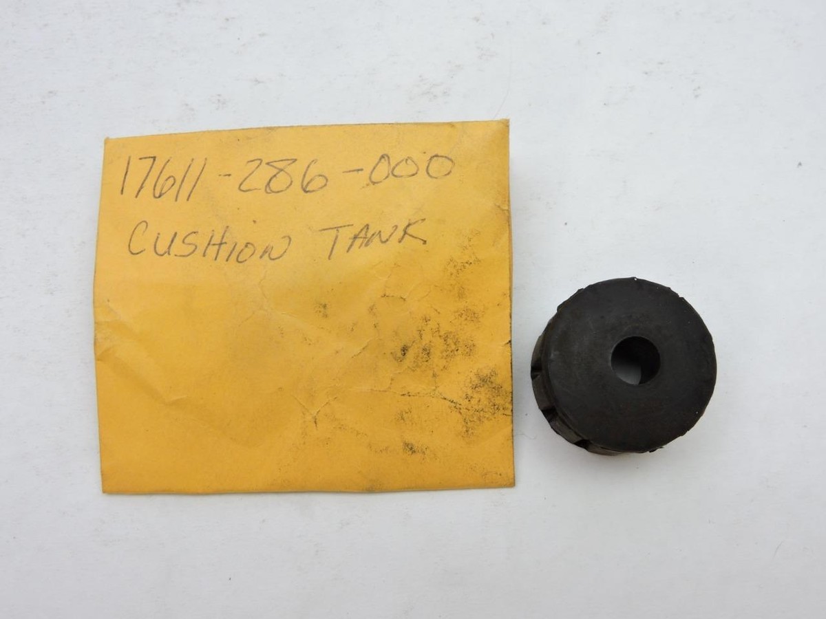 17611-286-000 NOS Honda Front Fuel Tank Cushion CB400 CB650 XL175