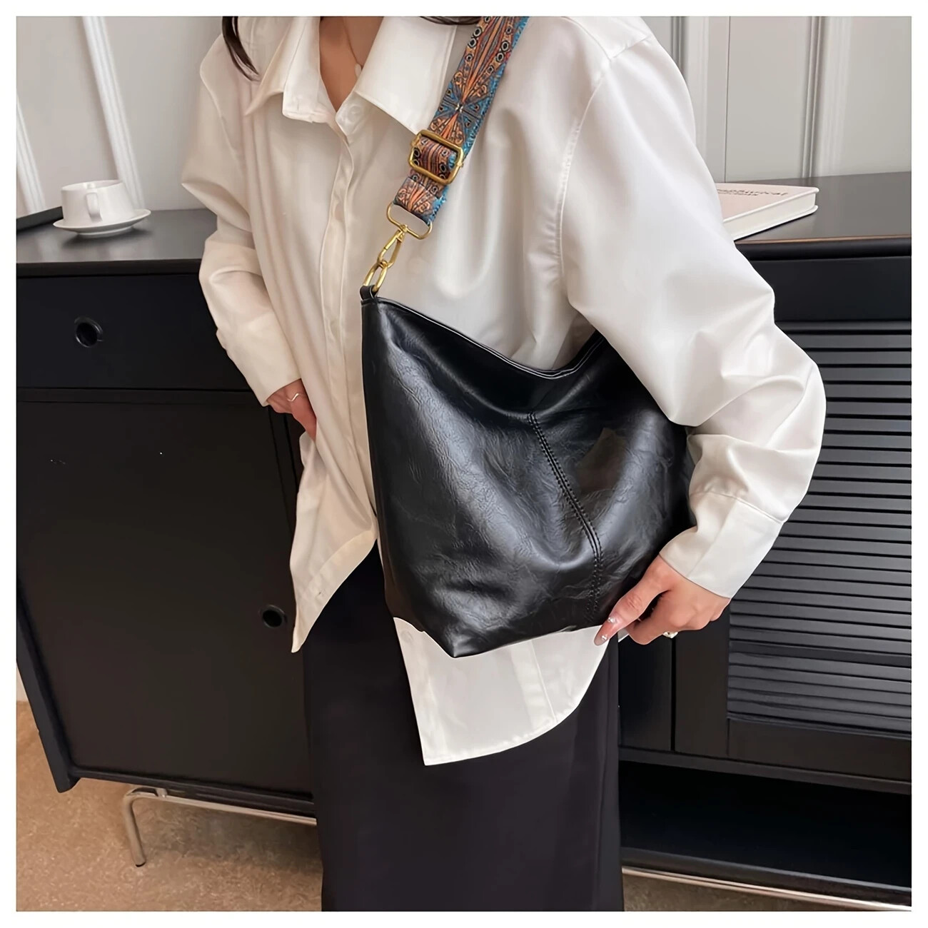 TAVIMART  -  Retro Versatile Large Capacity New Style One Cross Shoulder Women's Hobos Bag