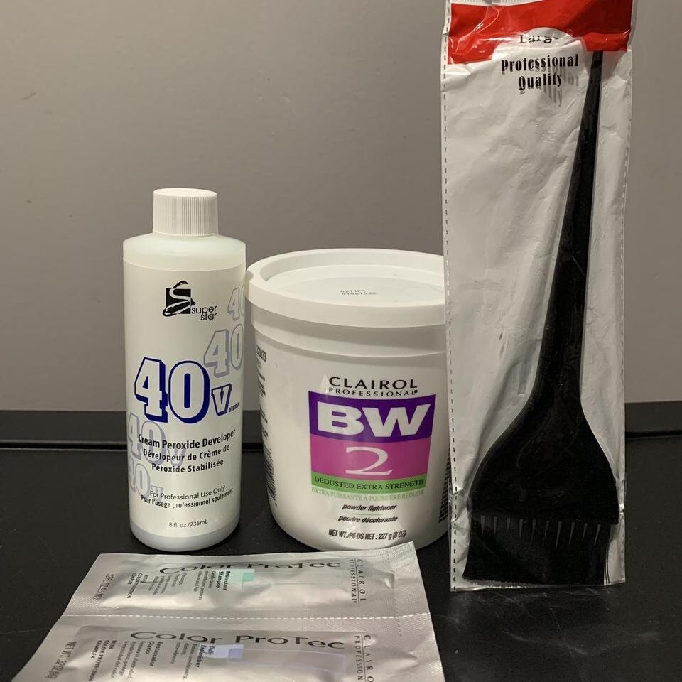 Clairol BW2 Powder And 40v Developer Hair Dyeing Set (  Items Included )