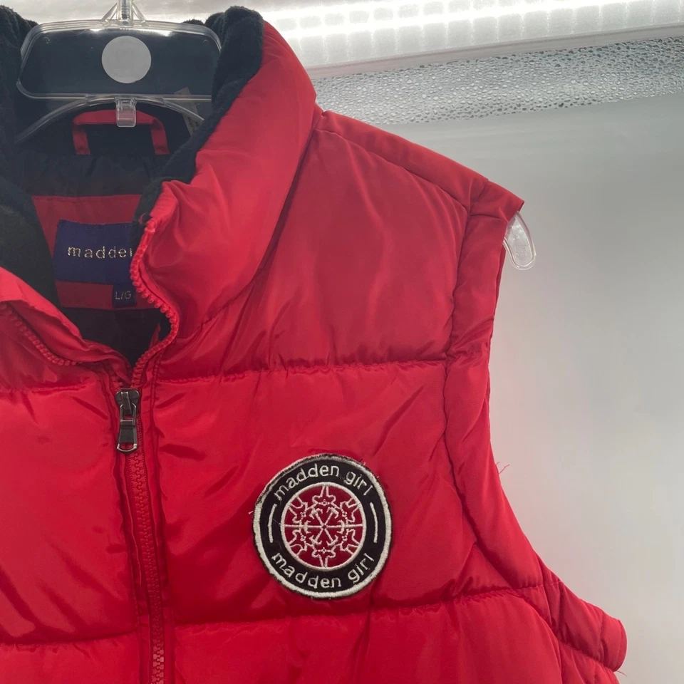 Madden Girl Women's Quilted Vest Logo Patch Red/Multi Size Large Pockets - Image 4 of 4