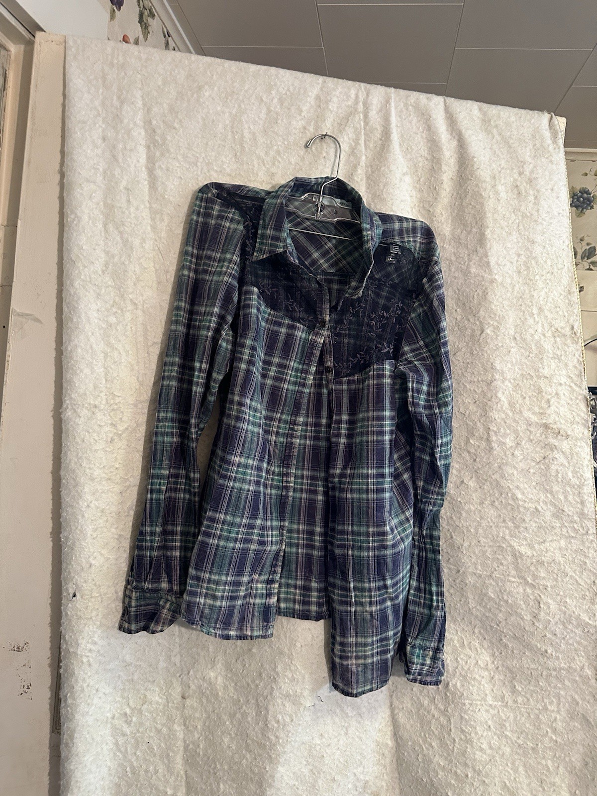 Maurices Flannel Shirt Women’s Size Medium Plaid Button Down Long Sleeves