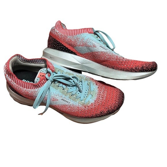 Brooks Womens Levitate DNA AMP Running Shoes Size B Pink
