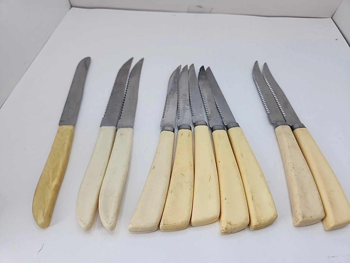 Lot Of 10 Quikut Knives White Handle Various Styles K22
Opens in a new window or tab