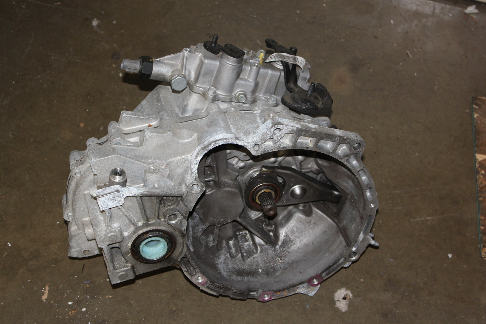 06 07 08 09 10 HYUNDAI ACCENT MANUAL TRANSMISSION ASSEMBLY FOR PARTS