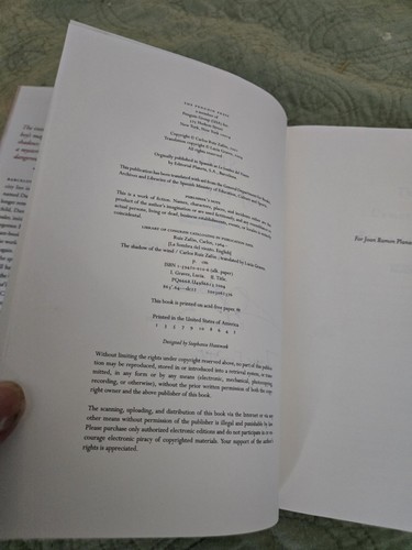 Ruiz Zafon/The Shadow of the Wind SIGNED First Edition/1st Printing; Fine/Fine! - Foto 2 di 4