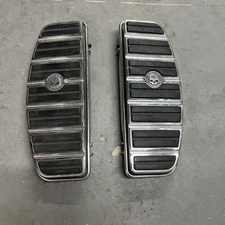 Harley FLHT FLHTI Electra Glide Willie G Skull Front Left Right Floorboards