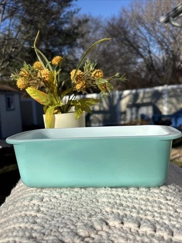 Vintage Pyrex Robins Egg Blue Aqua 213 Loaf Pan 1.5 Quart Baking Dish Excellent