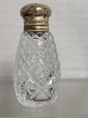 Lote de 5 cocteleras de sal/pimienta vintage de vidrio cortado con plata Steling - Imagen 6 de 11